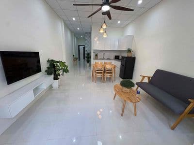 Nhà sân vườn đẹp khu biển hồ nghinh 2pn full nội thất
