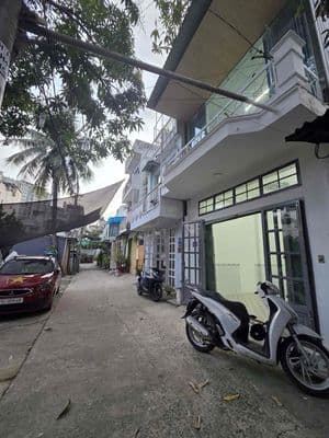 Bán nhà 70m2 giá tốt, chính chủ, sổ hồng riêng