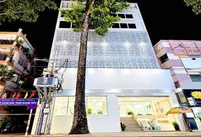 Building toà nhà thẩm mỹ showroom thời trang mắt kính ai cũng mê p14q3