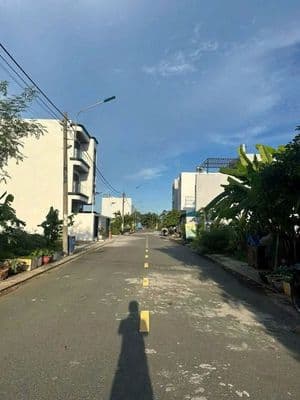 Cần tiền bán gấp giá tốt, khu ven sông compound