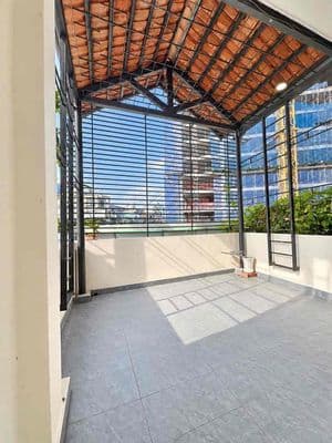 mặt tiền Nguyên Hồng 3 tầng ngang 4m dài 20m kinh doanh sầm uất 22 tr