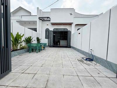 Nhà sân vườn 5x38 full thổ - Sân xe hơi - 3 PN - Shr Hoàn công