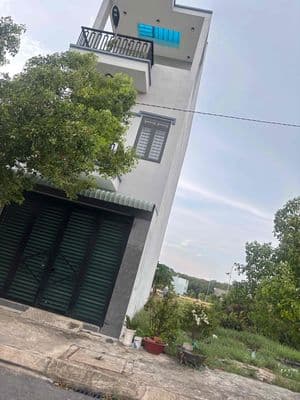MT 12 -17m xe hoi vi vu đậu trong ,trước cửa ,hình ảnh thật hiện tại.