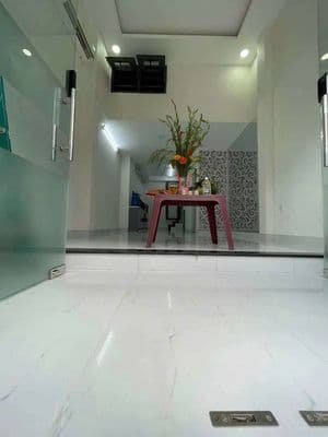 Cho thuê mặt bằng đường số tân vĩnh, quận 4