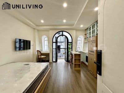 Chdv ban công luxury siêu đẹp nằm ngay mặt tiền đường