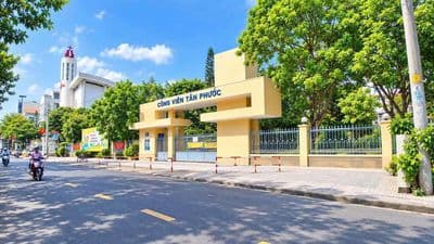 60m², ngang 4m x 15m, gần đường xe hơi, sau công viên Tân Phước