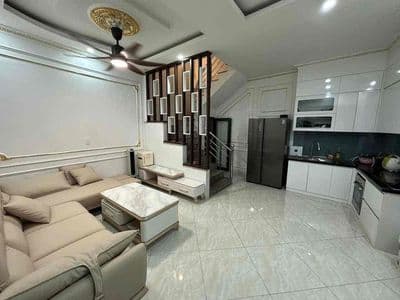 Cho thuê nhà ngã tư sở 3pn full nội thất sịn 11tr gần bv đh y