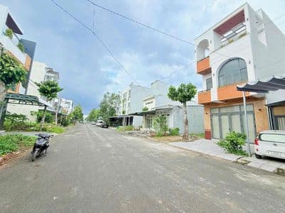 Nhà kdc hông loạn 3 phòng ngủ