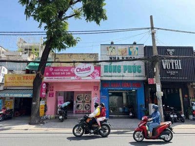 Mt thống nhất , 4,5m x 20m , trệt lầu