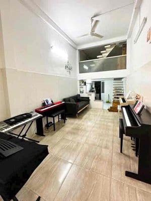 NHÀ ĐẸP HXH XVNT 2pn 2wc ( 1trệt 1lửng 1lầu ) ngay Hàng Xanh