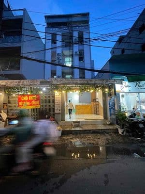 Mặt bằng ngang 8m - dtsd 65m2 - Riêng biệt, hẻm thông xe tải