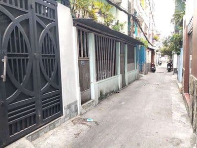 Nhà 4m x 11m 4 tầng hẻm 1/ đường Cách Mạng Tháng 8