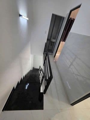 Nhà lô goc-gần kcn tân bình, gần công viên chế lan viên.