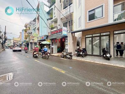 Cho thuê mặt bằng nhà mới_rộng 70m2_có phòng ngủ lại + toilet riêng
