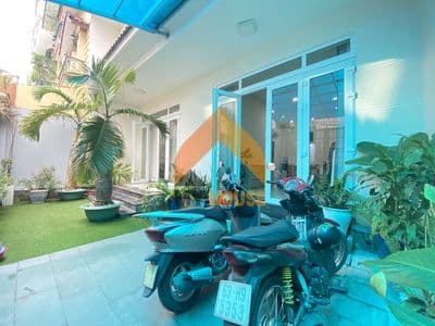 Villa bé xinh sạch thơm mát xách vali vào ở liền