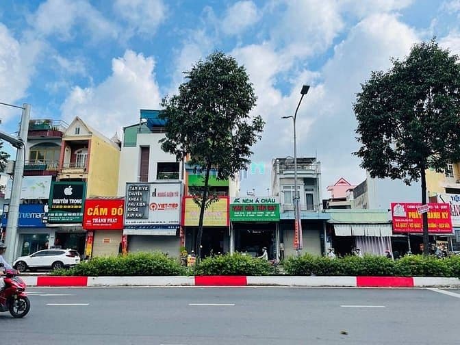 Bán nhà mặt tiền đường Nguyễn Ái Quốc; sổ hồng 166m2 giá 12 tỷ