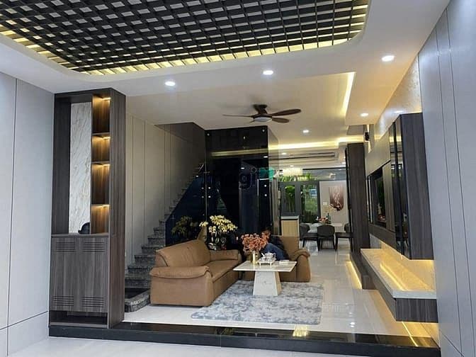 Mặt tiền D4 Quận 7, 90m2, 4 tầng thang máy, 4PN Master sát Phú Mỹ Hưng