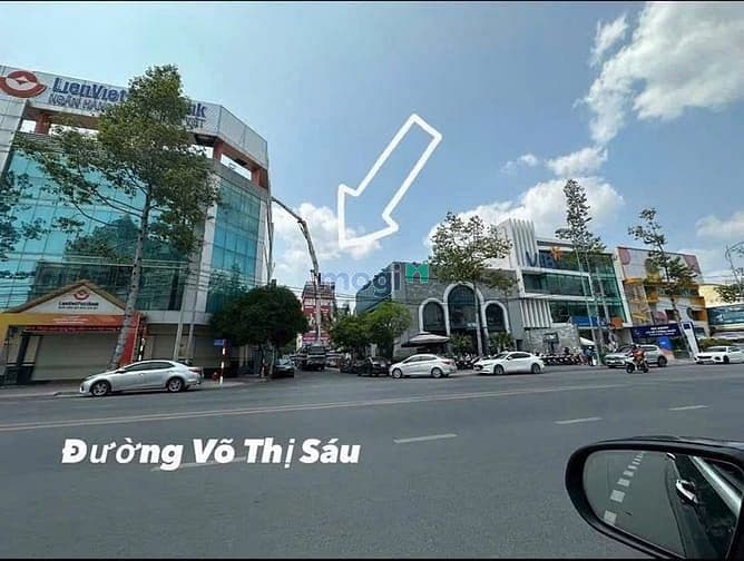 Bán tòa nhà hơn 1000m2 sàn góc 2 mặt tiền khu dân cư D2D giá 30 tỷ