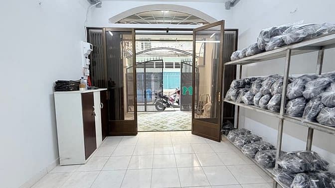 Bán nhà 3 tầng ngay Chợ Vải - Lạc Long Quân - 66m2 - Nhỉnh 9 tỷ