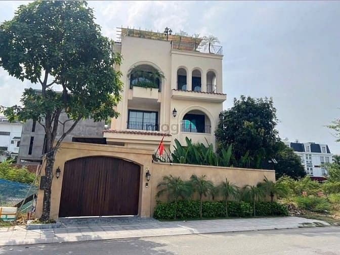 Rẻ hơn thị trường 5 tỷ! Bán Biệt Thự trực diện sông Sài Gòn DT 325m2