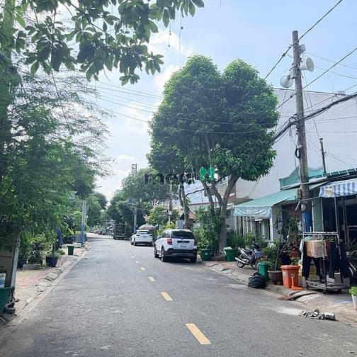 Bán Nhà Phố Liền Kề Mặt Tiền Đường Số 4 P.Phước Bình Quận 9