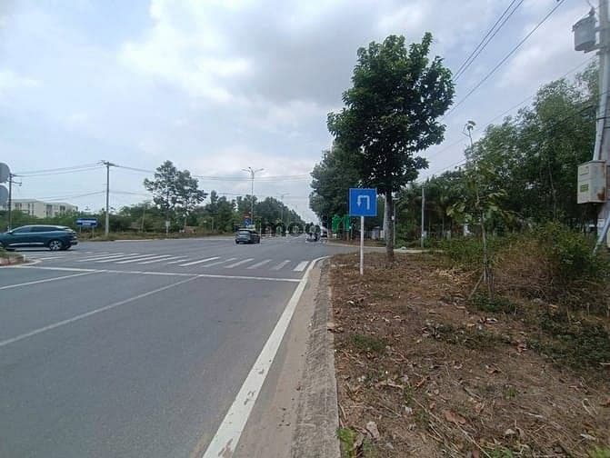 Đất MT Nguyễn Hữu Cảnh Nhơn Trạch ,QH ONT,Giá RẺ 3,5TY, SHR CHÍNH CHỦ