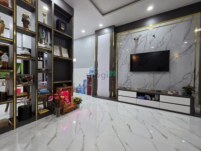 Bán Nhà Đẹp Nguyễn Đôn Tiết Q.2, 104m², 5PN, Hẻm Ô Tô, Giá Chỉ 9.X Tỷ