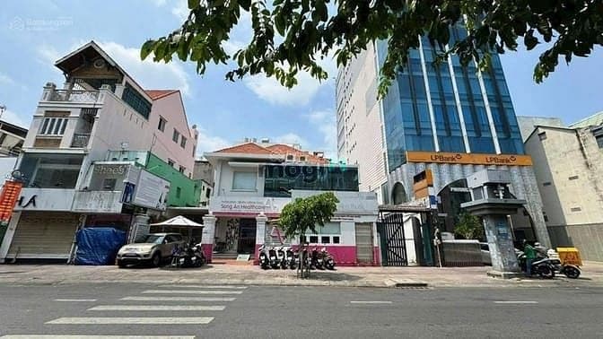 Bán nhà MT Nguyễn Văn Hưởng P, Tảo Điền Quận 2, dt:15.3x33m giá 125 tỷ