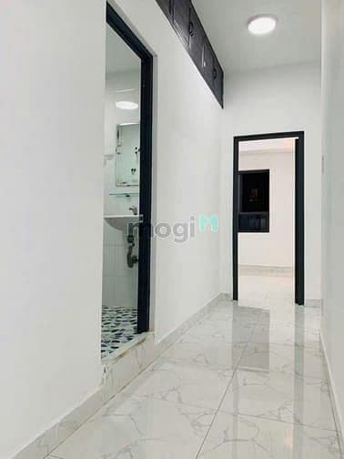 Chính chủ bán cao ốc B ngô gia tự , mặt tiền đường Hoà Hảo p2 quận 10
