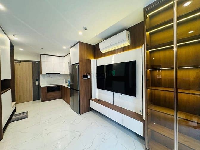 Cho Thuê Căn Hộ 2Pn+ Luxury, Nội Khu Hồ Bơi, Lầu Thấp, Xong Hơi