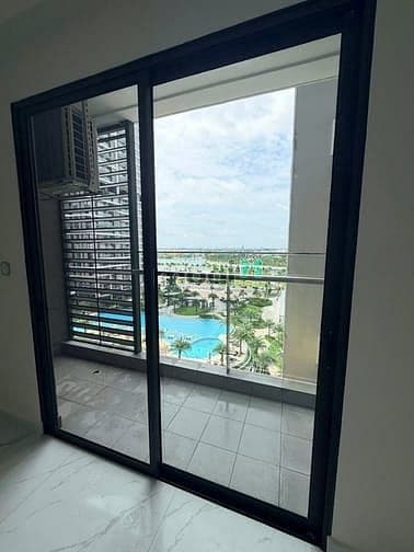 Cho Thuê 1PN+ The Opus One View Đông Nam Hồ Bơi Vô Cực 3 Tầng Bếp Rèm