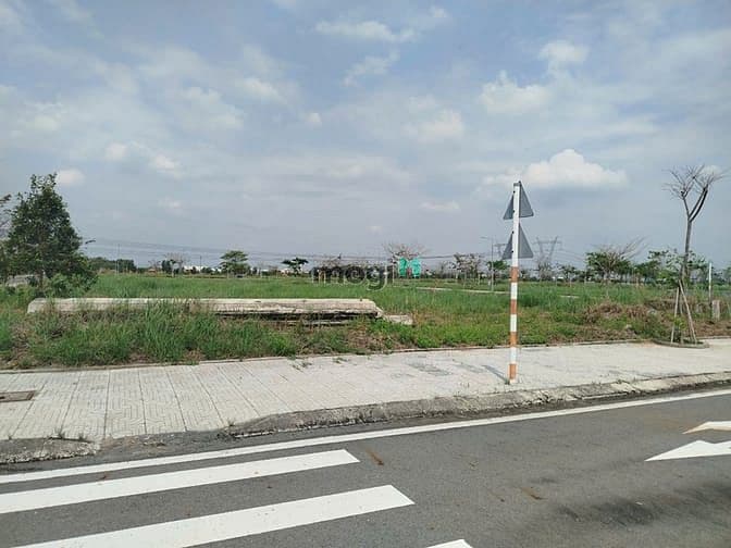 Bán đất lô đất đẹp, sổ hồng sang tên ngay, Đức Hòa, Long An