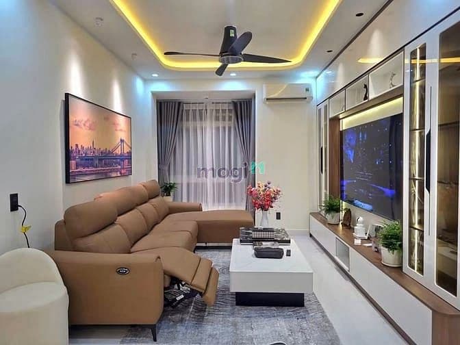 Cần bán SKY GARDEN 2. BLOCK 3B2_11. DÁ bán 1ty690. Phí 100 TR. Cho t