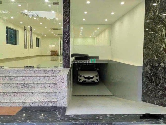 Cho thuê nhà mặt phố Trần Khát Chân, DT 150m2x5 tầng, MT 8m, giá 180tr