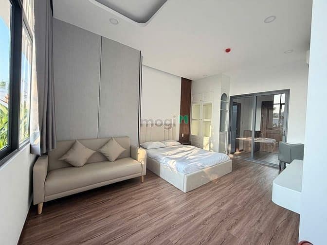 Cho Thuê Căn Hộ 1 Phòng Ngủ Cao Cấp 40m2 Gần Vòng Xoay Hàng Xanh