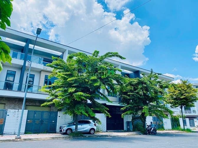 BÁN nhà 1 TRỆT 2 LẦU KDC BỬU LONG 3 đã có sổ chỉ 5 tỷ