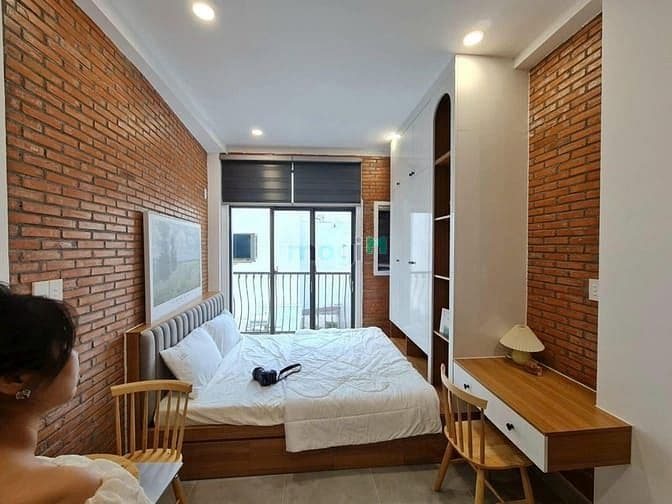 Cho Thuê Căn Hộ Studio Ban Công Nhà Mới New 100% Ngay Hẻm Ốc Đào