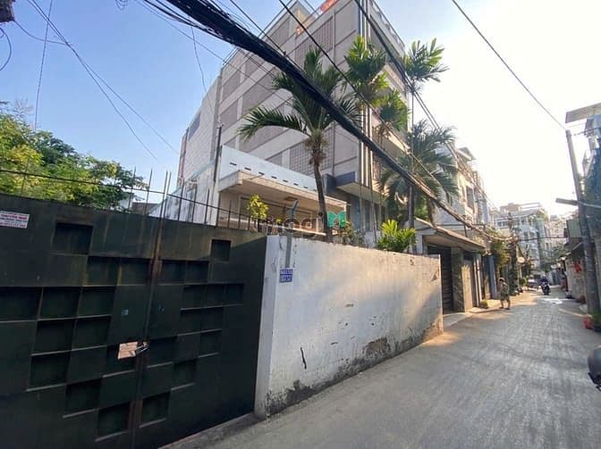 Bán nhà ngay Ngoại Thương, Hutech_Ngang 9m_2 mặt hẻm xe hơi 6m xây cao