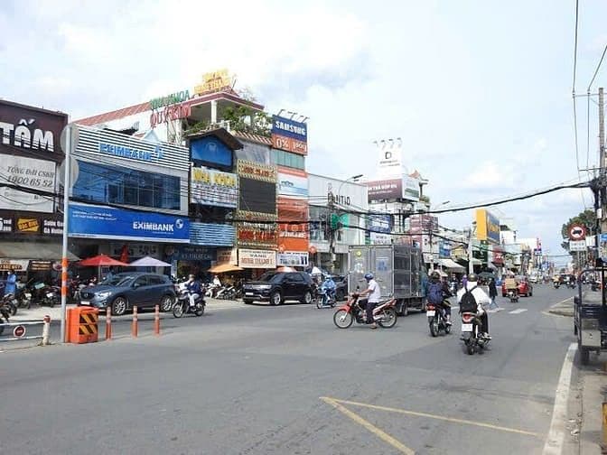 Nhà 2 lầu đối diện Vincom Q.9 , hơn 4 tỷ