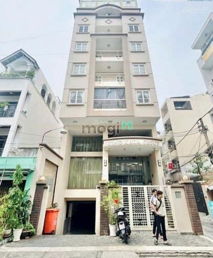 Bán khách sạn Cách Mạng Tháng 8 P,10 Quận 3, dt: NH 8x30m giá 60 tỷ