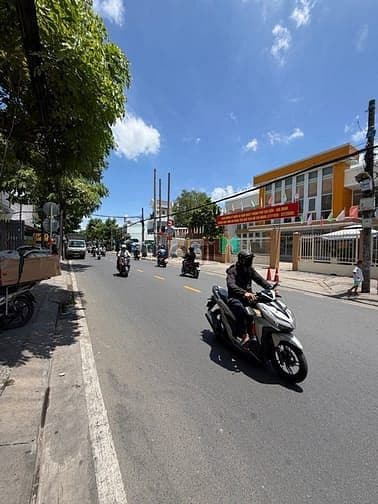 Bán nhà mặt tiền kinh doanh 3 tầng, tt Quận 8, gần cầu Chà Và, 200m2