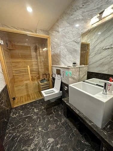 Hai MT: Lê Đại Hành ( 10 * 15 ) Hầm 5 Lầu Thang Máy 23.5 Tỷ
