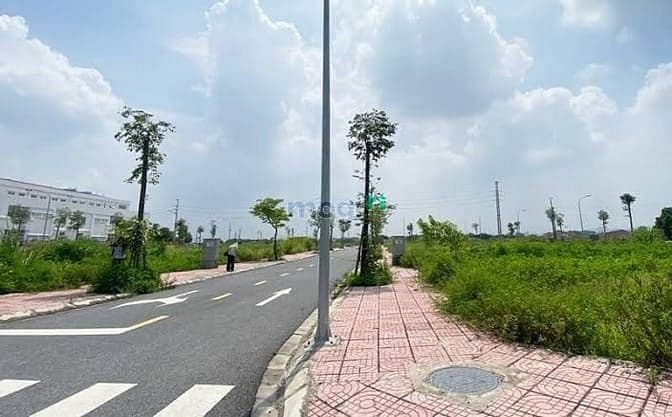 Nợ ngân hàng dí, bán cắt lỗ đất thổ cư Phú Riềng, vị trí đẹp.