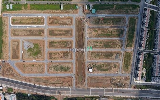 Sổ sẵn trao tay! Cần bán gấp đất nền Phú Riềng sát trường học, chợ.