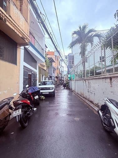 Nhà hồ Biểu Chánh - HXH - ngang 6.8m hiếm - 75m2 - 2 tầng - chỉ 9.8T
