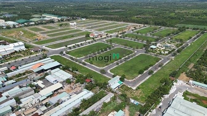 Sổ sẵn trao tay! Cần bán gấp đất nền Phú Riềng sát trường học, chợ.