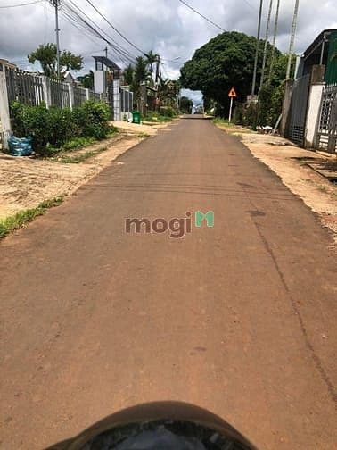 Đất Thổ Cư Mặt Tiền đường Nhựa,buốn Bán Kinh Doanh,cho Thuê Sát ủy Ban