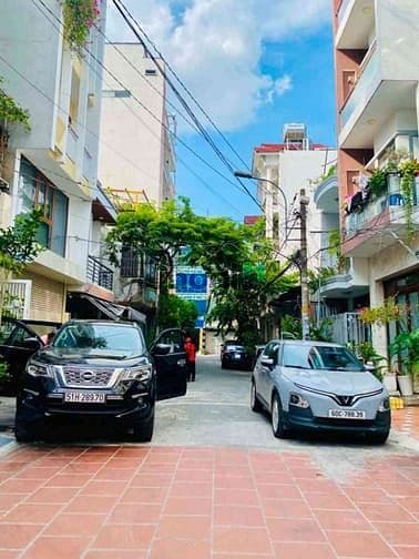 Nhà đẹp Phan Huy Ích - đường 8m vỉa vè - 4 tầng - 93m2 - chỉ 8.9 tỷ