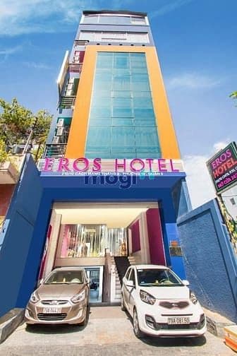 Bán khách sạn hẻm thông xe hơi đường Cách Mạng tháng 8, Phường 10, Quậ
