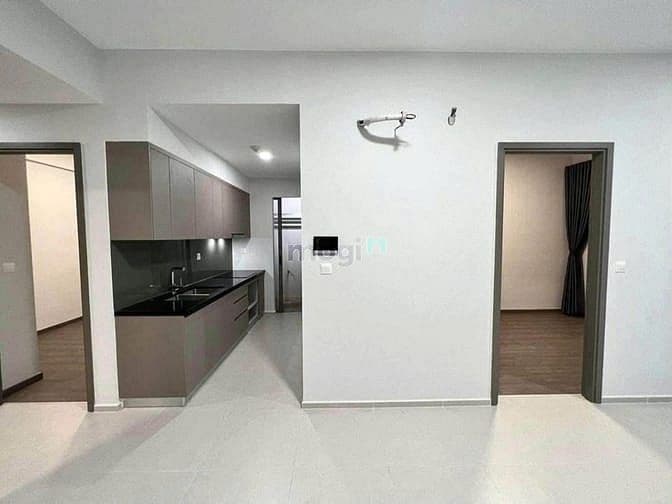 Chung cư Âu Cơ Tower 3Pn 97m2 ko nội thất giá 10 tr/th, trống sẵn.